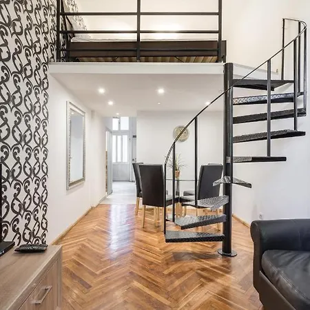 Apartment Bpr Robinia Downtown *