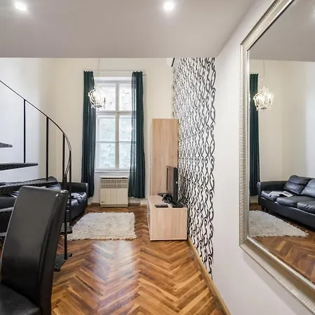 Bpr Robinia Downtown * Budapest