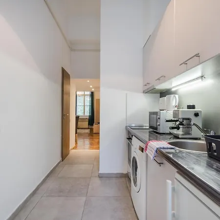 Bpr Robinia Downtown Apartment