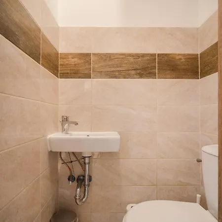 Bpr Robinia Downtown Lejlighed Budapest