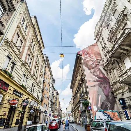 Bpr Robinia Downtown * Budapest