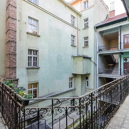 Bpr Robinia Downtown Apartment *